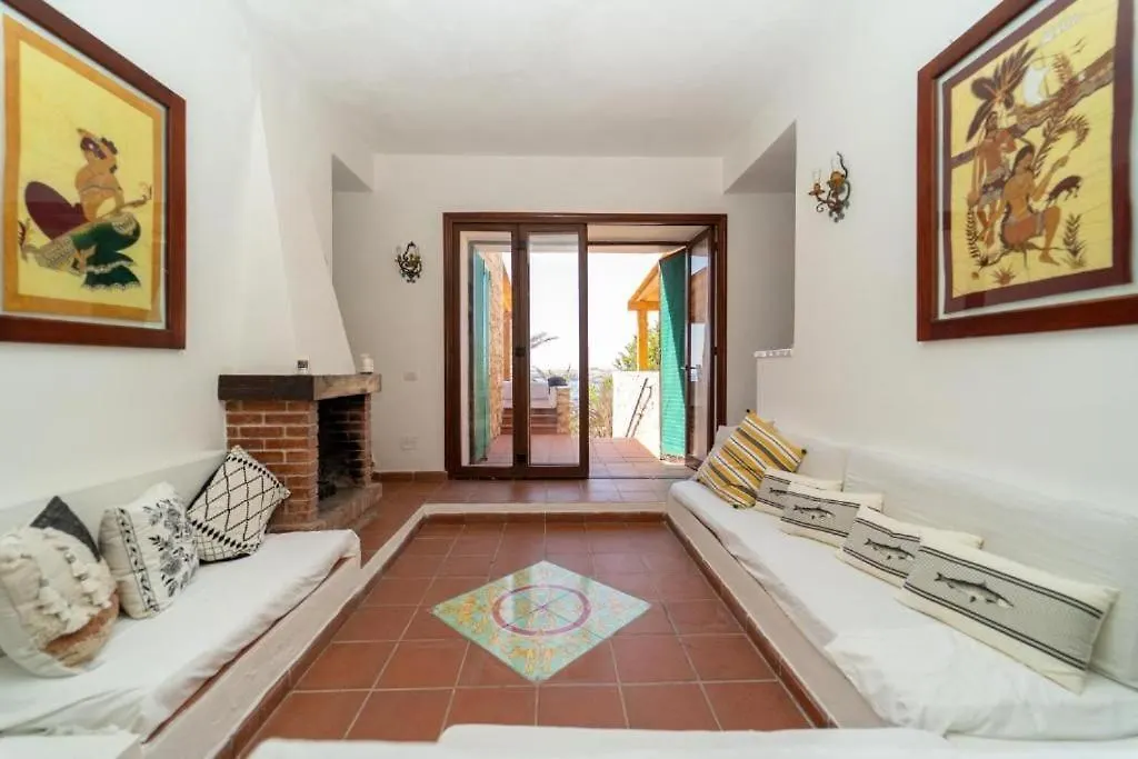 Villa Casa Degli Elimi 람페두사 0*,